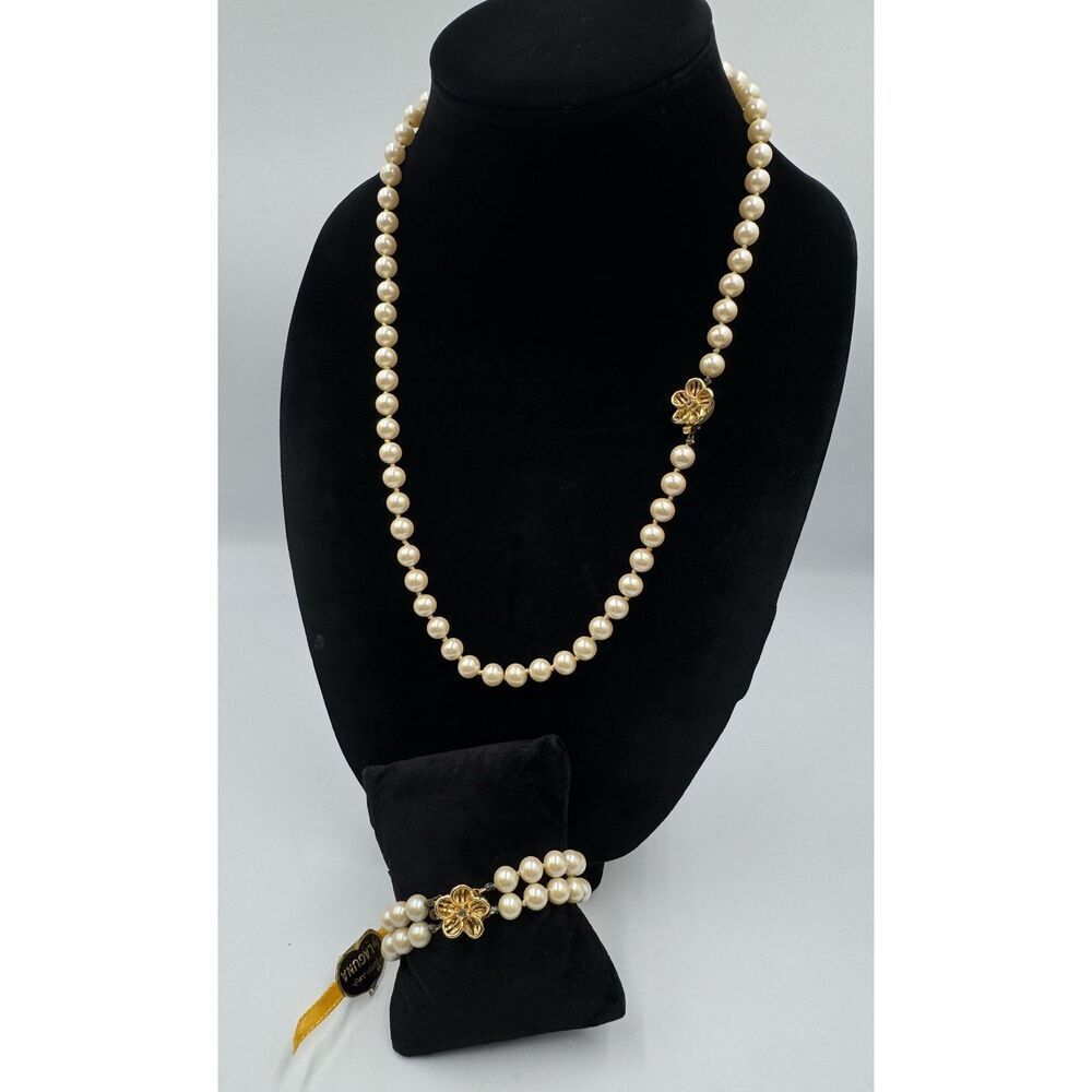 Vintage Gold Tone Flower Clasp Faux Pearl Sapphire Accents Necklace Bracelet Set